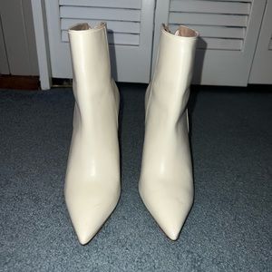 Steve Madden White Bootie Heels Size 8M